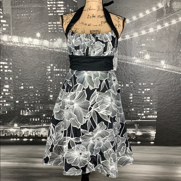 Dressbarn Dress Size 8 - Picture 2 of 3